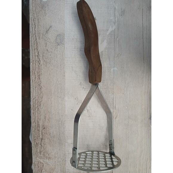 Cutco Vintage #14 Stainless Potato Masher Wood Handle Kitchen Tool - Picture 2 of 5